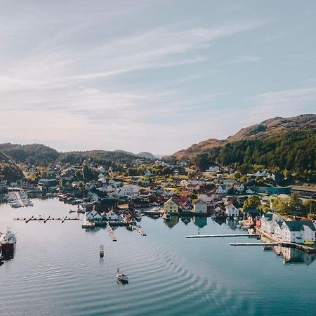 Отель Knutholmen Kalvag Экстерьер фото