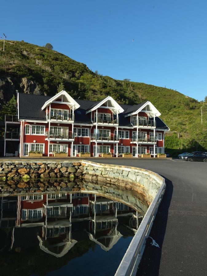 Отель Knutholmen Kalvag Экстерьер фото