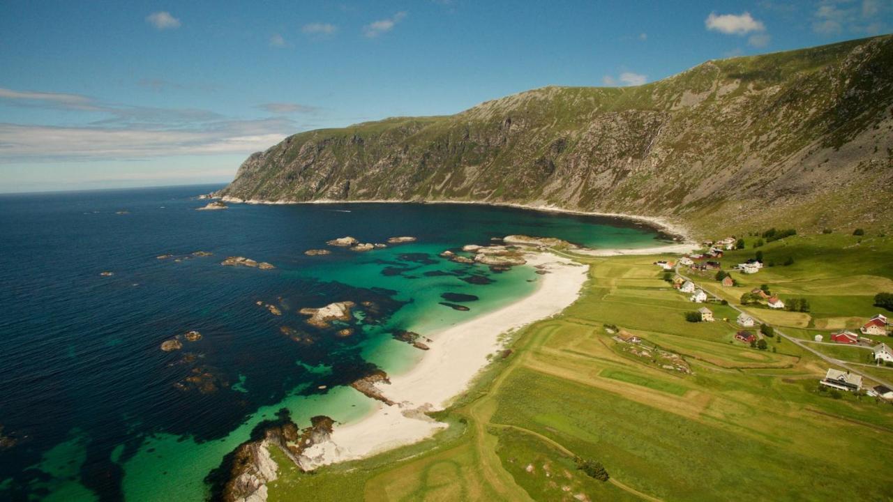 Отель Knutholmen Kalvag Экстерьер фото