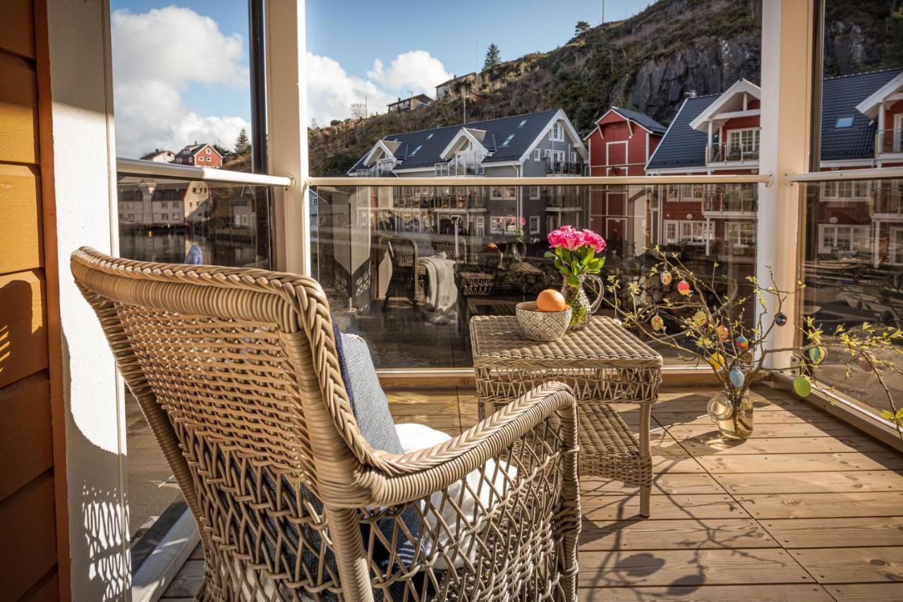 Отель Knutholmen Kalvag Экстерьер фото