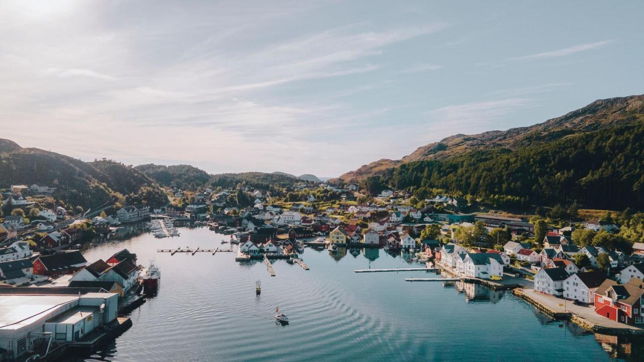 Отель Knutholmen Kalvag Экстерьер фото