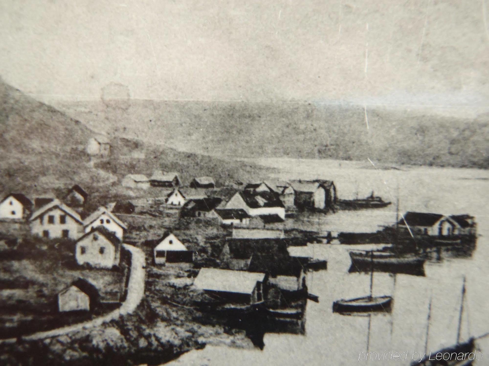 Отель Knutholmen Kalvag Экстерьер фото
